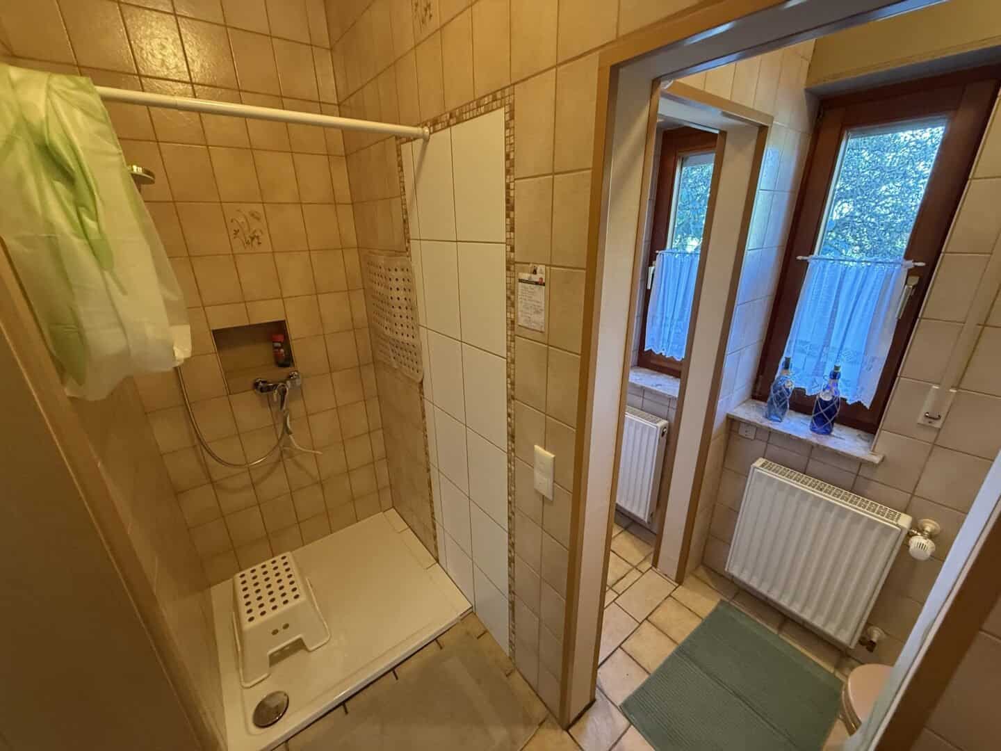 Dusche Erdgeschoss