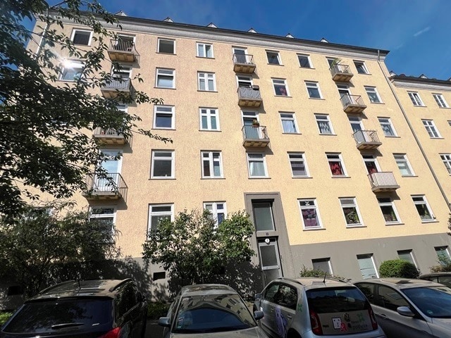 Altbau ETW mit 4 Zimmern an den Goetheanlagen