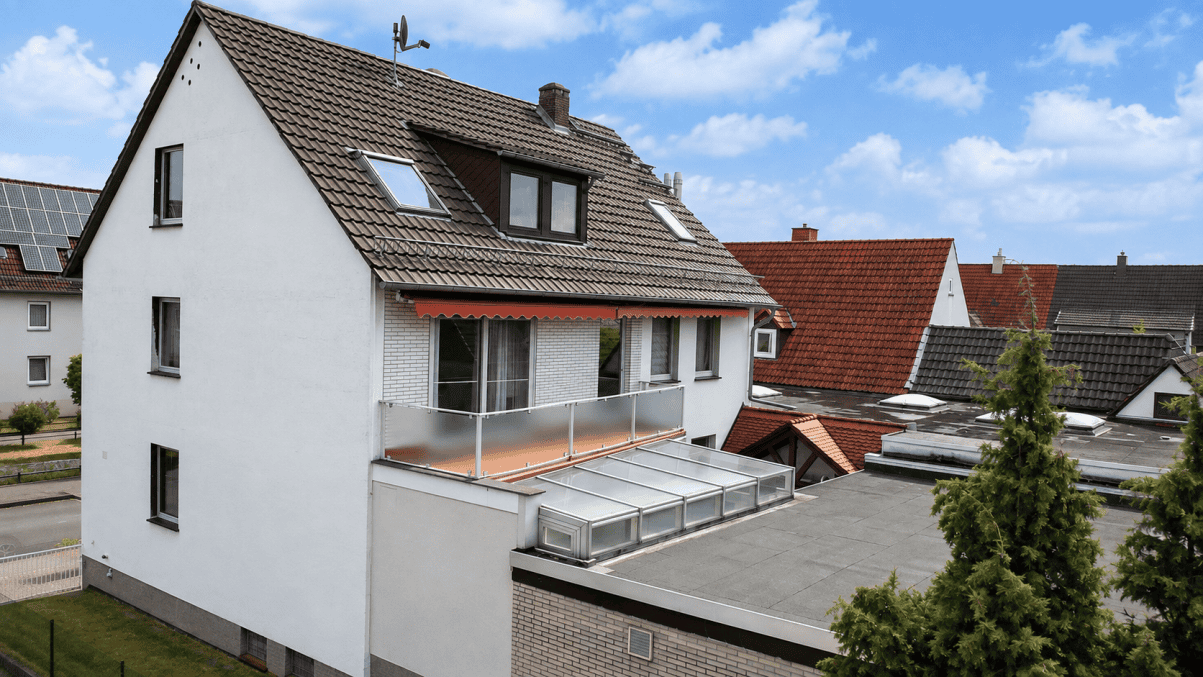 3 - Familienhaus mit Schwimmhalle