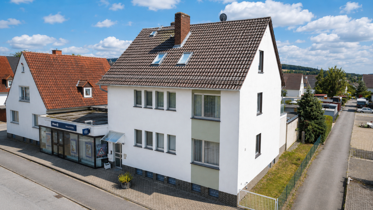 3- Familienhaus mit Gewerbe und Schwimmhalle