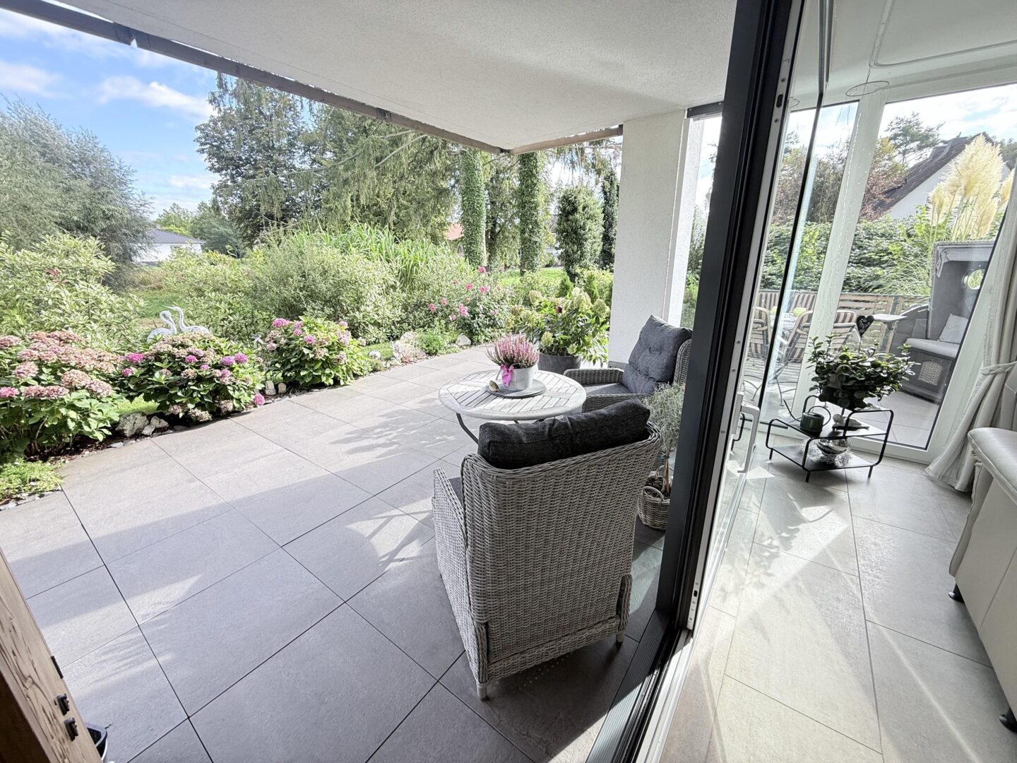 großer Zugang zur Terrasse
