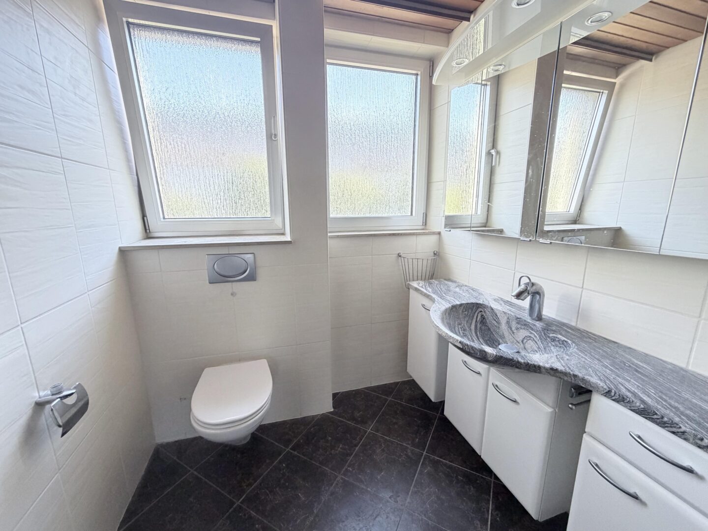 Badezimmer Erdgeschoss Toilette im EG