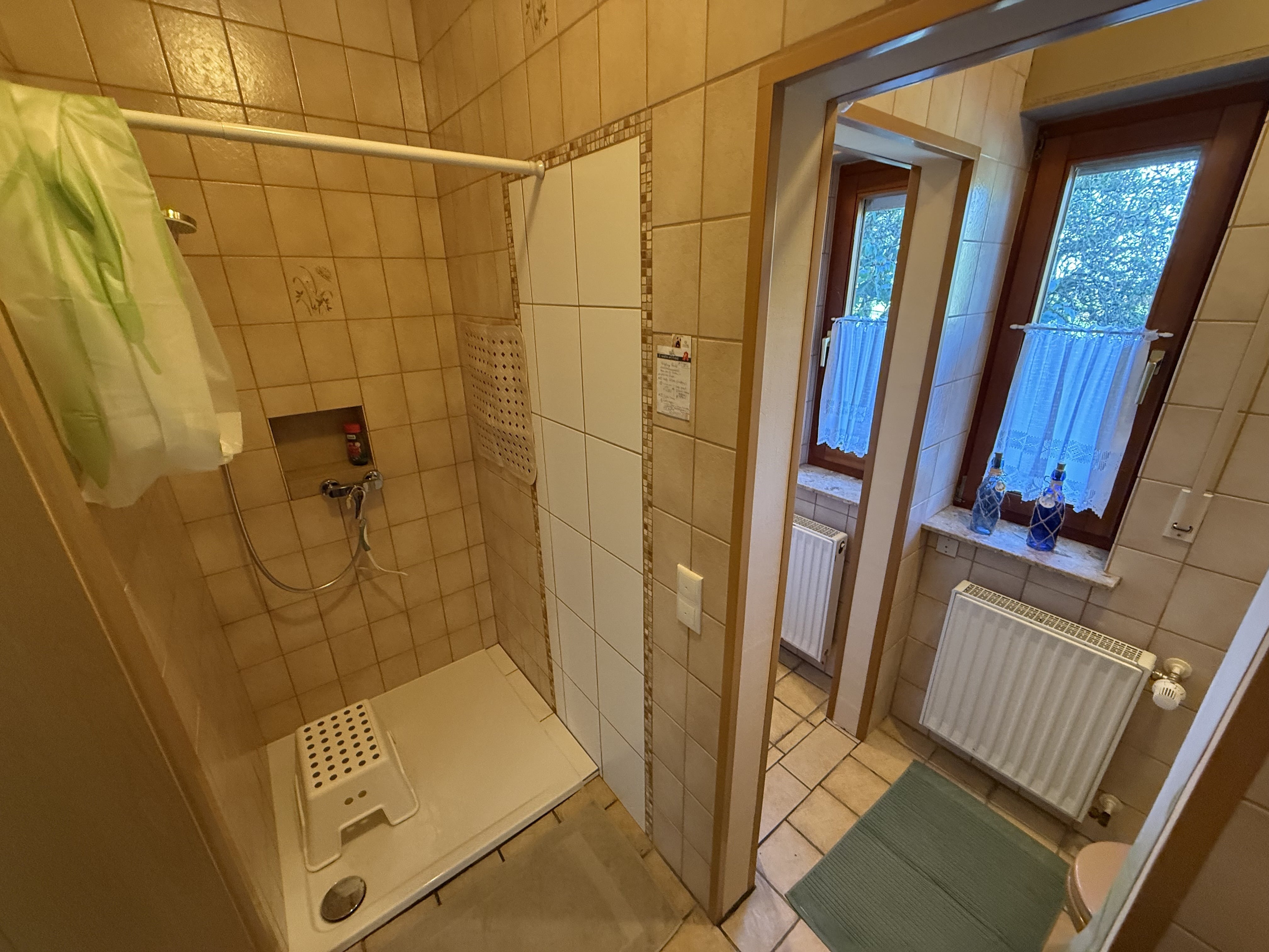 Dusche Erdgeschoss