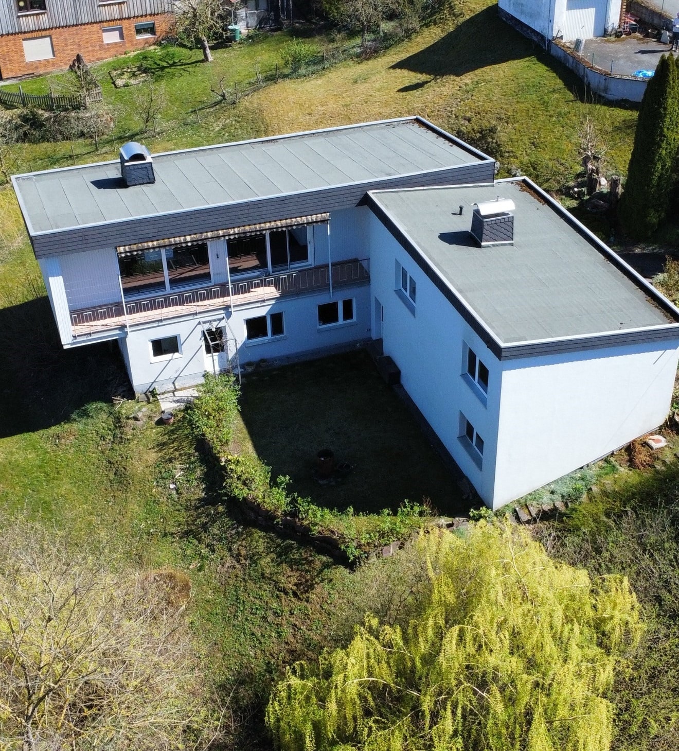 Großes Einfamilienhaus in beliebter Wohnlage mit Fernblick